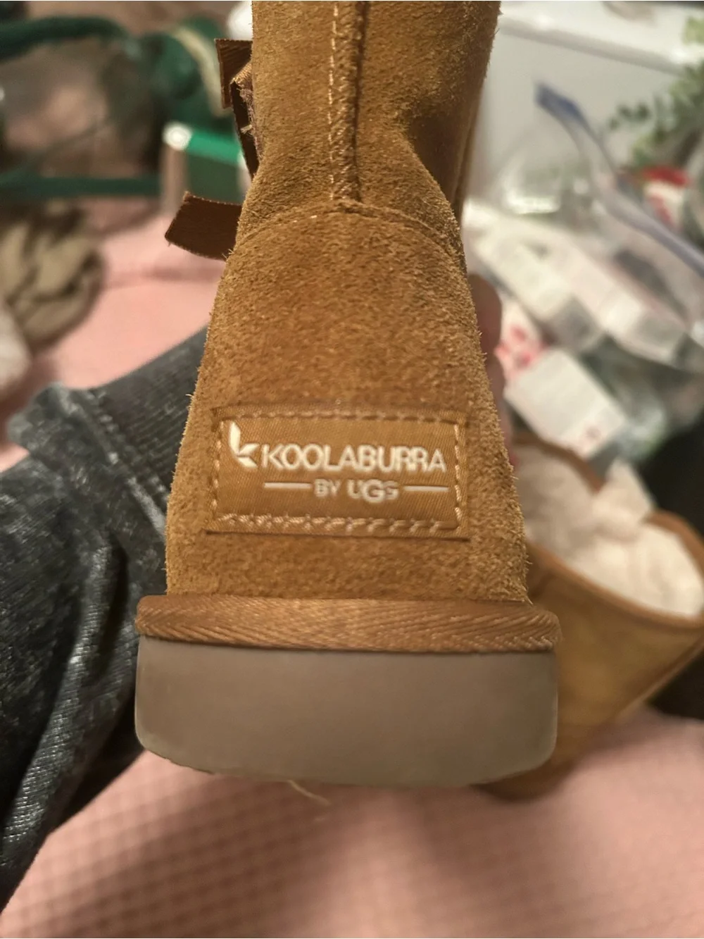 Koolaburra Kids Chestnut Bow-Back Faux-Suede worn once